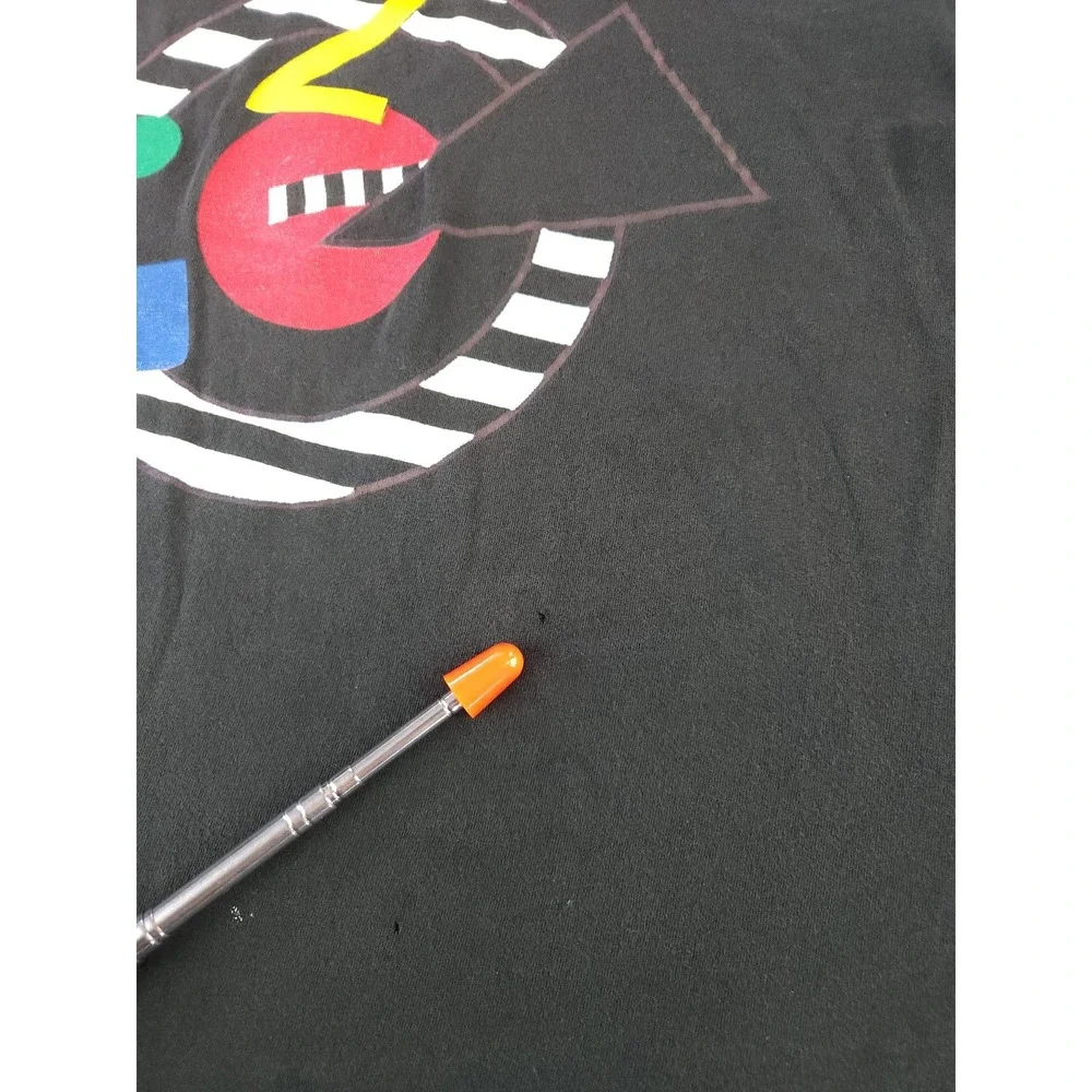 Vintage Single Stitch Geometric Graphic T-shirt‎ Tupac? rapper Design Size SMALL